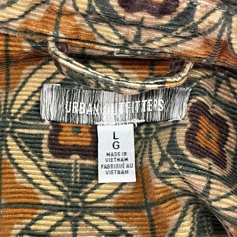 Urban Outfitters‎ Mens Corduroy Geometric Medallion Print Shirt Brown Tan Large